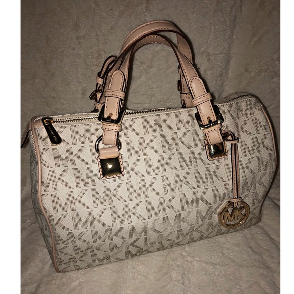 ✨Michael Kors Purse✨ - Picture 3 of 5